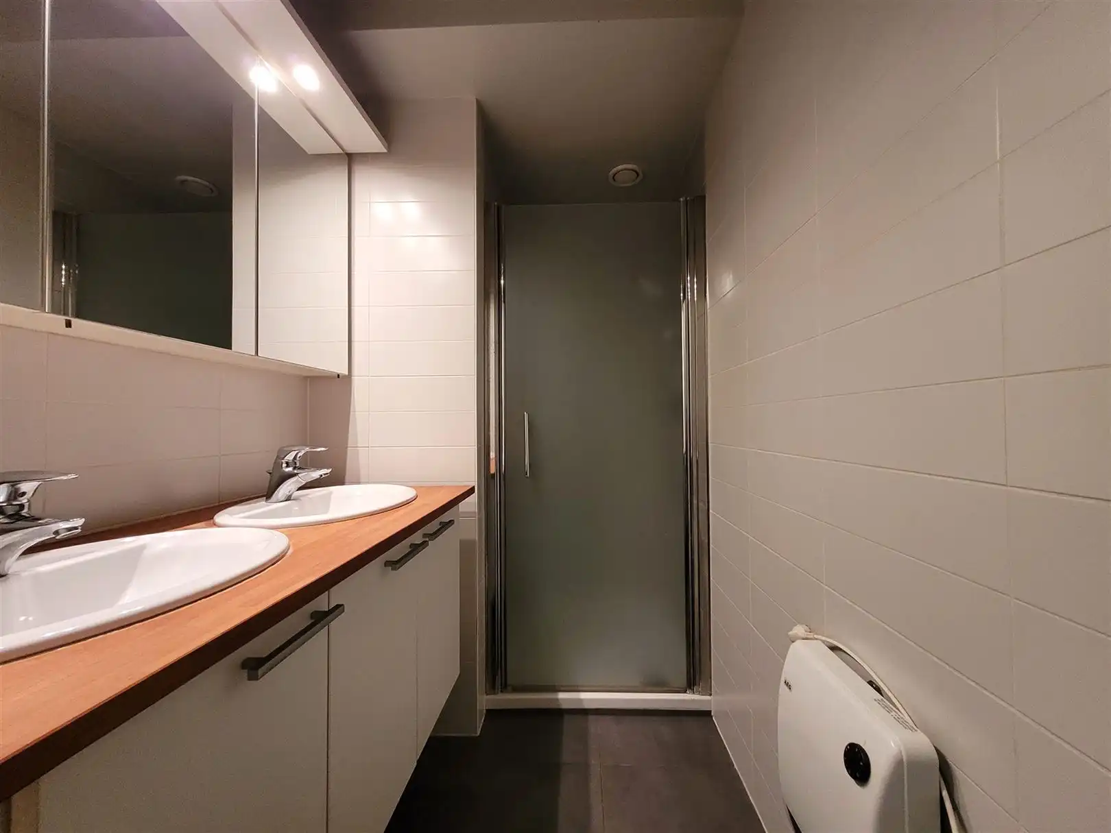 Ongemeubeld appartement met 1 slaapkamer en slaaphoek foto 13