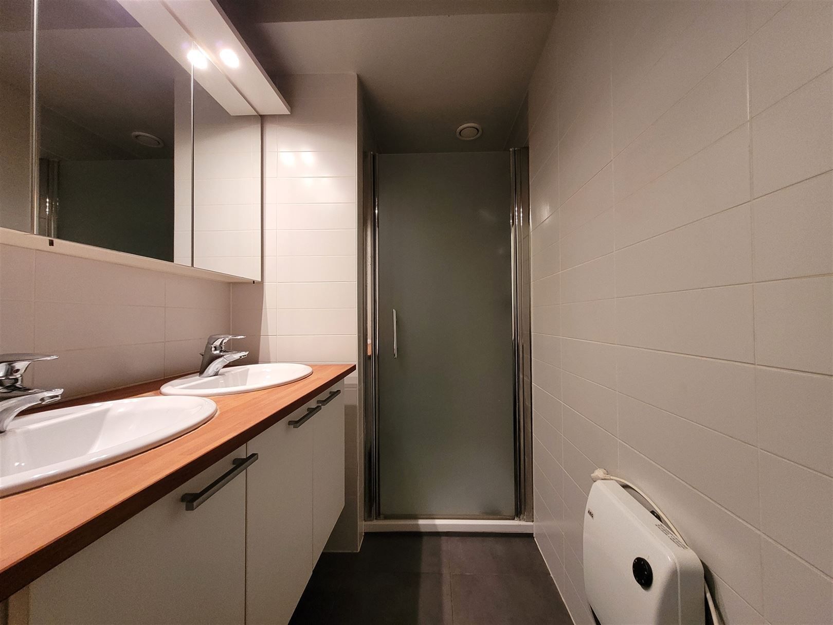 Ongemeubeld appartement met 1 slaapkamer en slaaphoek foto 13