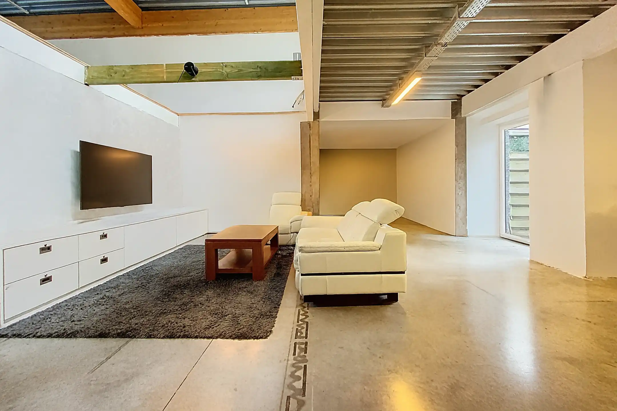 CASALINA Real Estate- Commercieel gelijkvloers van +/- 385m² foto 9