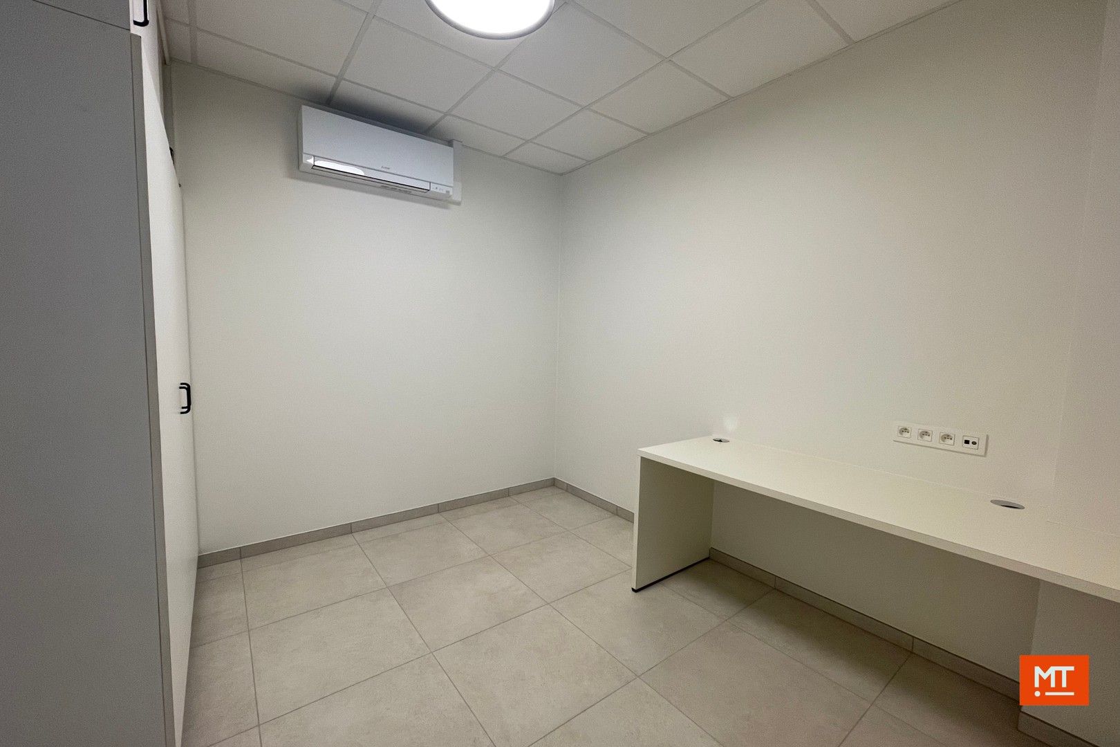 Gelijkvloers appartement met 2 slaapkamers en garage foto 9