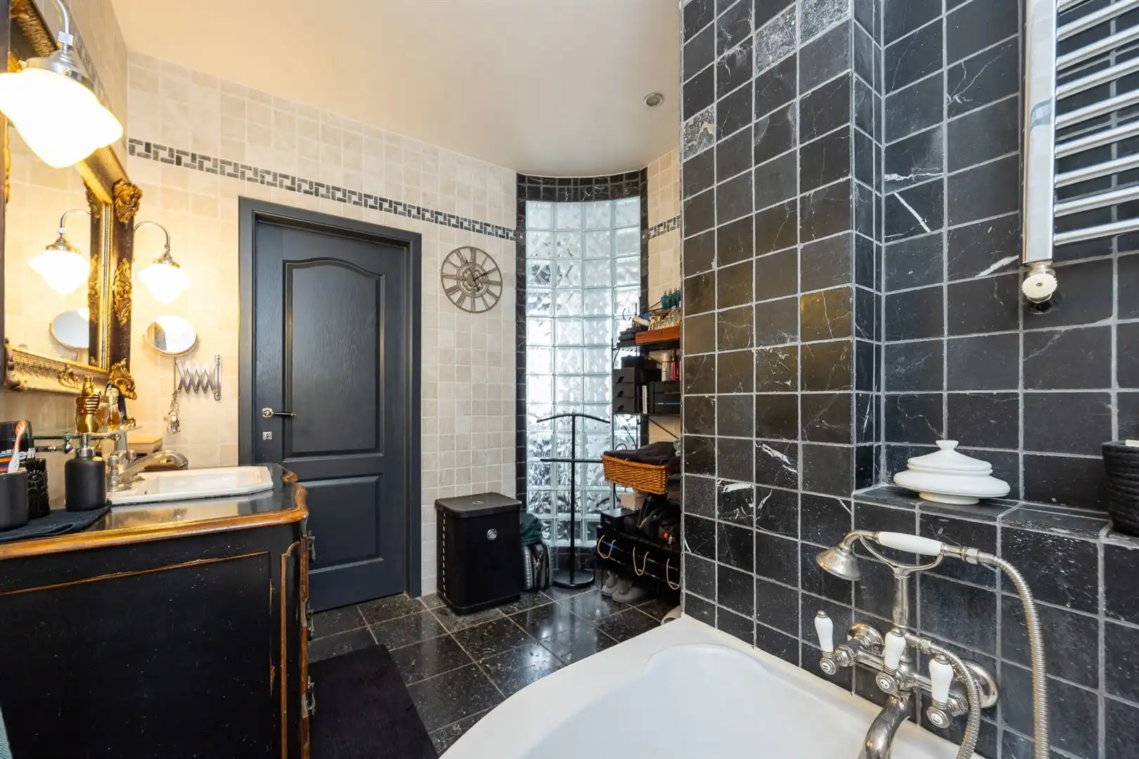 Appartement met zicht over de Leien en het KMSKA foto 21