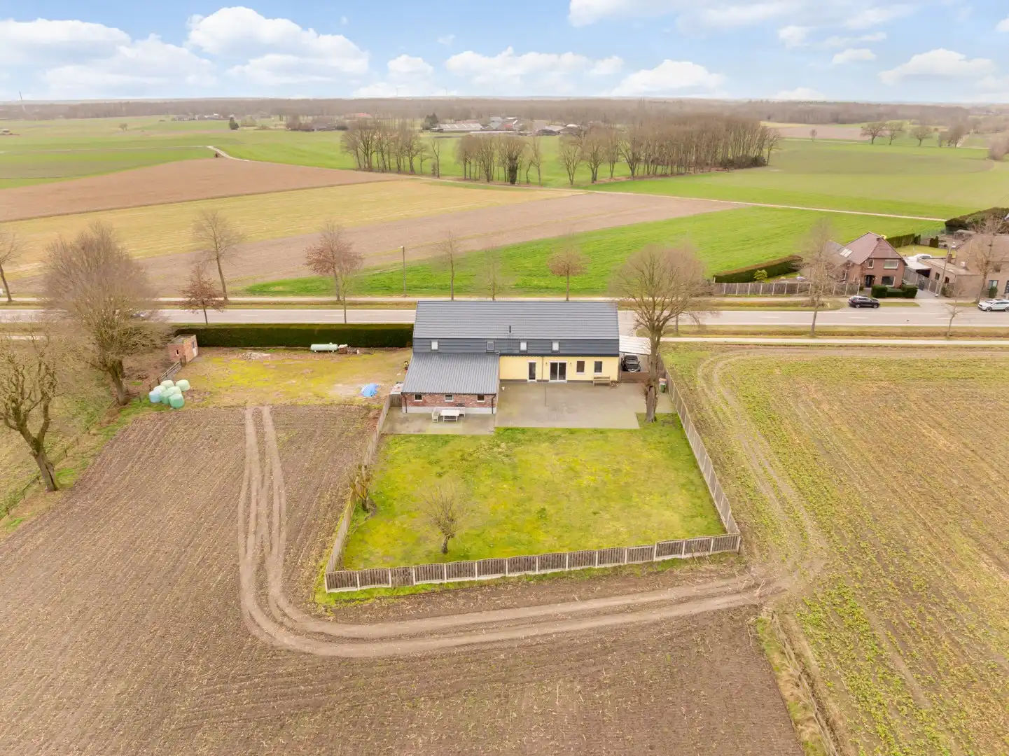 Vrijstaande, zeer verzorgde woning met aangrenzende, uitgeruste stalling/loods op een perceel van 72a14ca foto 36