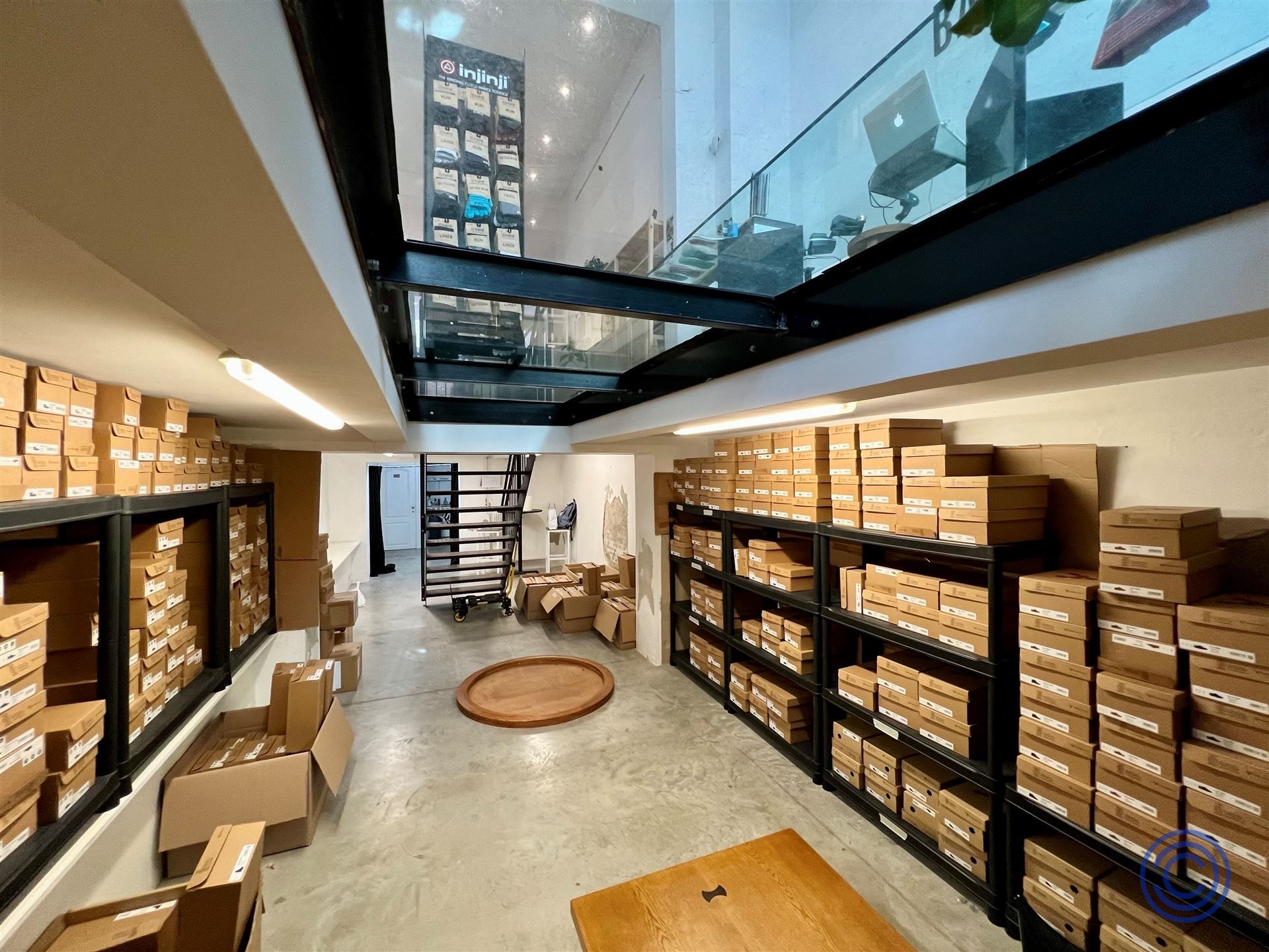 Winkelruimte ca. 160m² in karaktervol gebouw!  foto 3