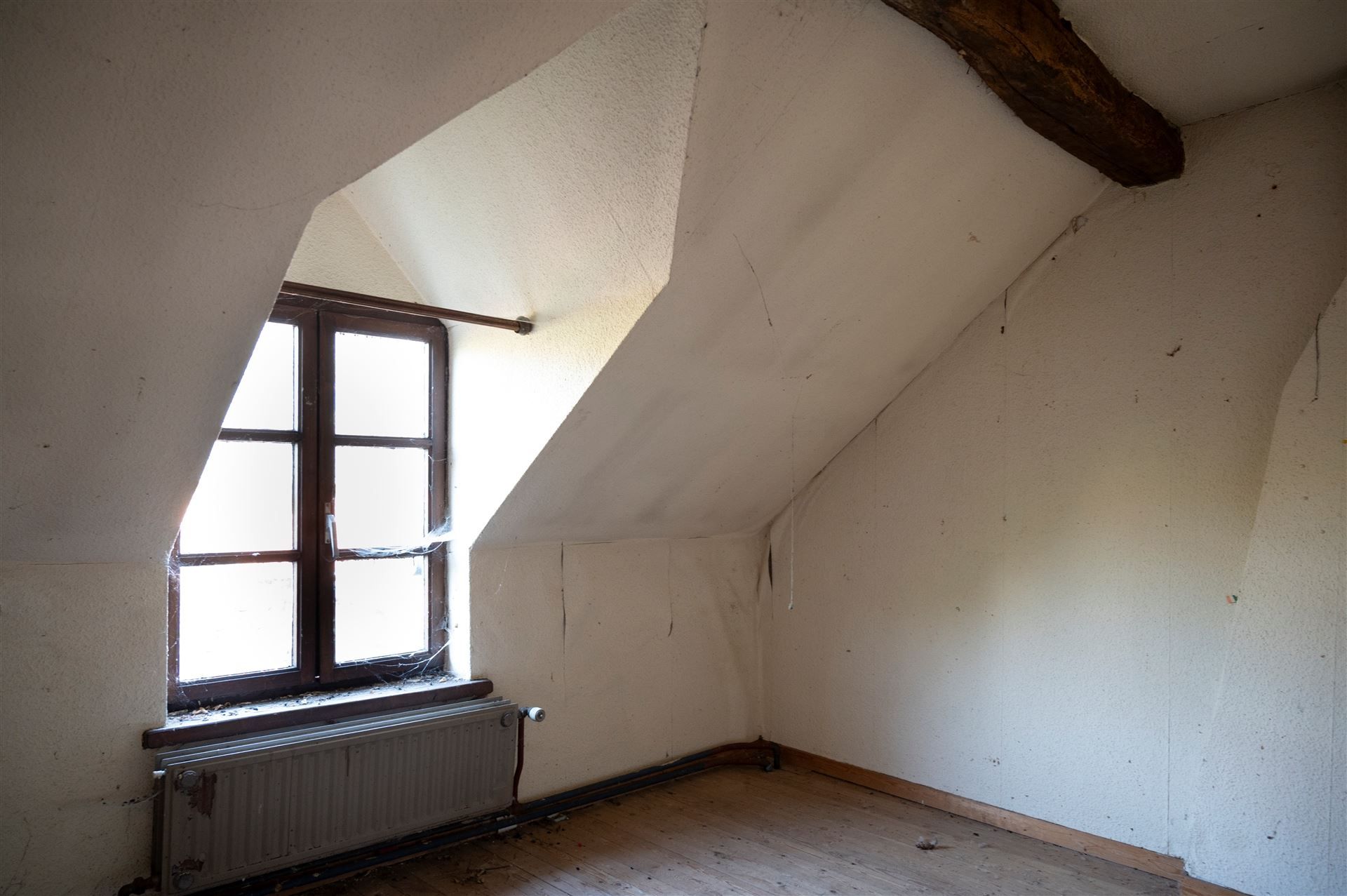 volledig te renoveren woning foto 20