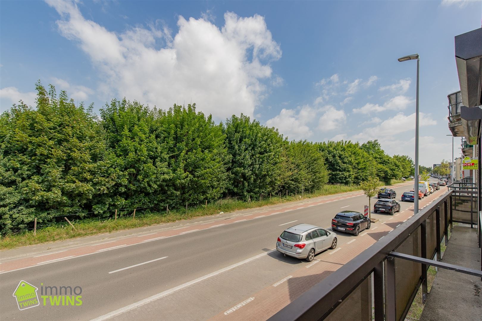 Instapklaar appartement met groot zonneterras en garage foto 9