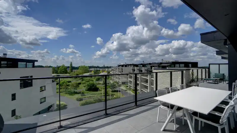 Exclusieve penthouse 137m² + dakterras 86m² in parkdomein foto 3