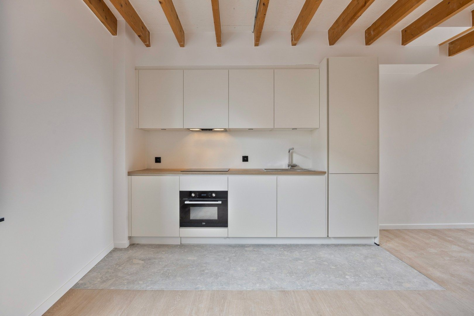 Duplex appartement in het centrum van Leuven! – EPC 193 kWh/m² - bewoonbare oppervlakte 76 m²  foto {{pictureIndex}}