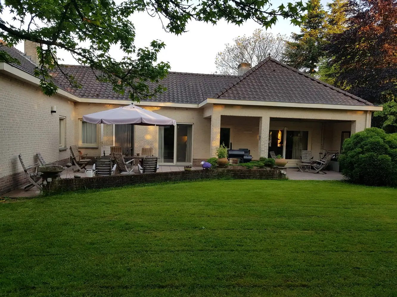 Mooie prachtige gelijkvloerse villa in de gegeerde villawijk Kollenberg te Achel! foto 34