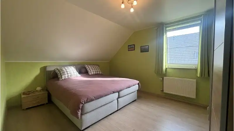Ruime 3-slaapkamerwoning met TUIN en GARAGE te koop in Sint-Andries Brugge foto 12