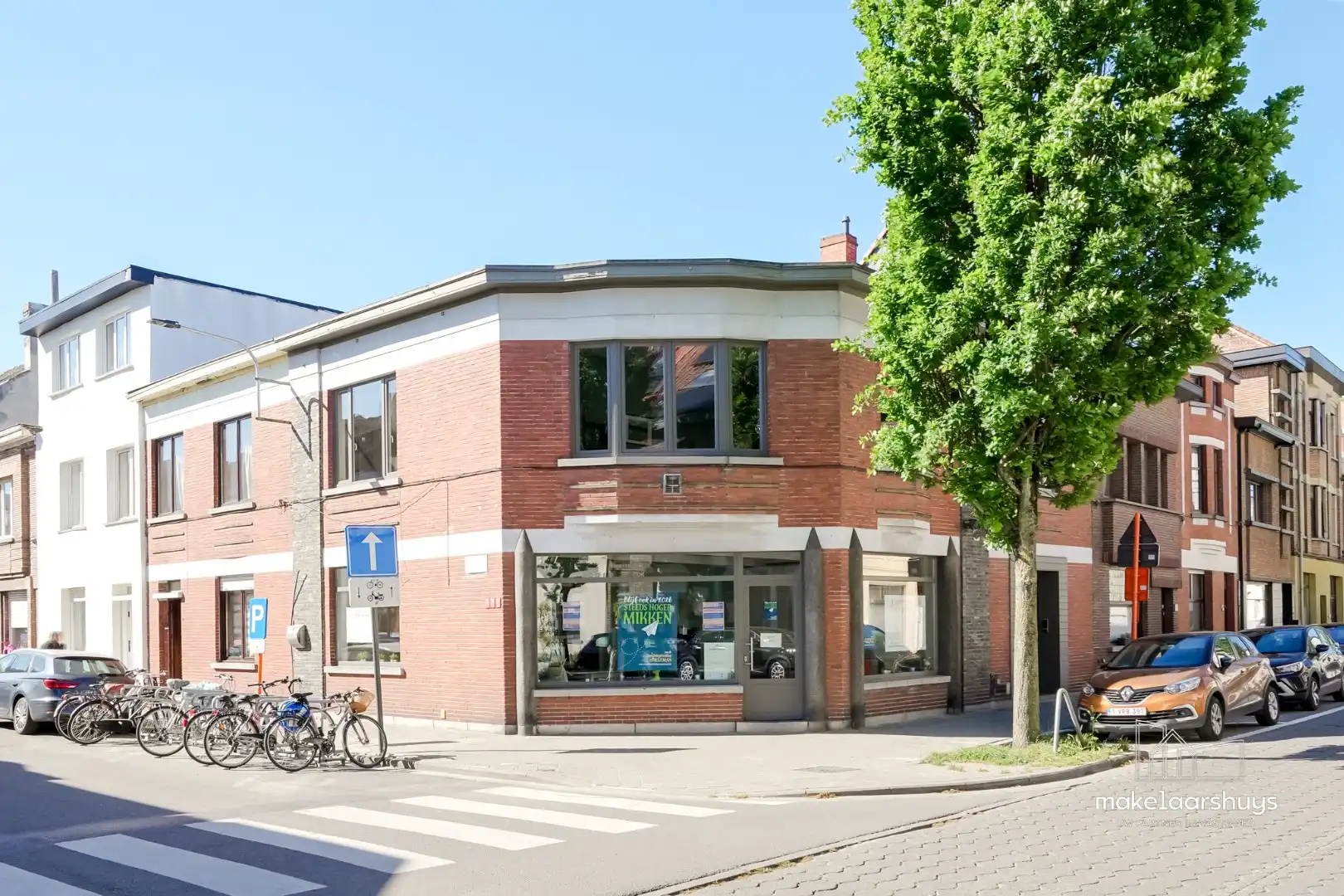Hoofdfoto van de publicatie: Handelshuis met woonst te Gentbrugge 