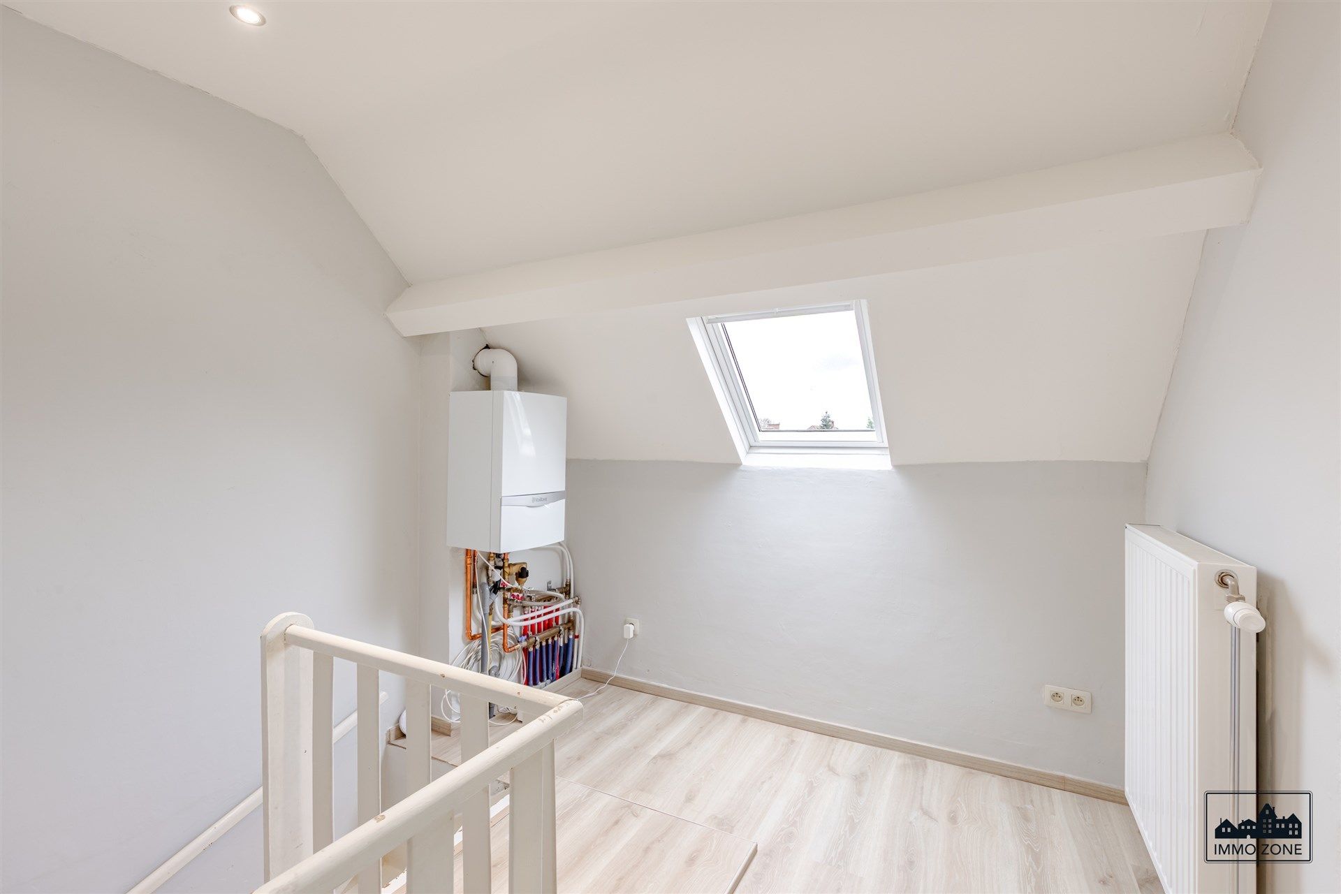 Instapklare, gerenoveerde woning in centrum Hamme. foto 17