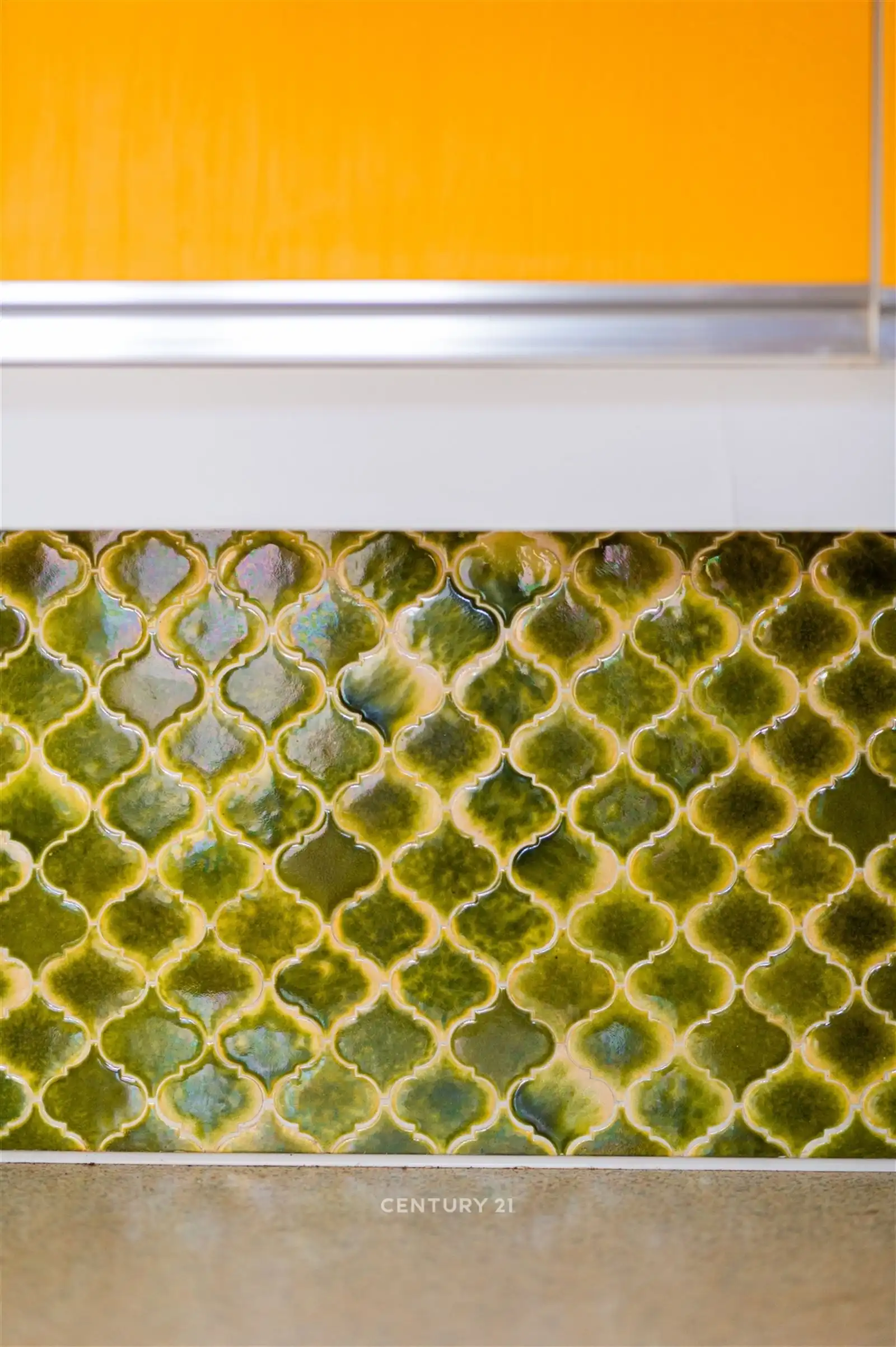 3 gevelwoning met loods (248m2) en garage foto 16