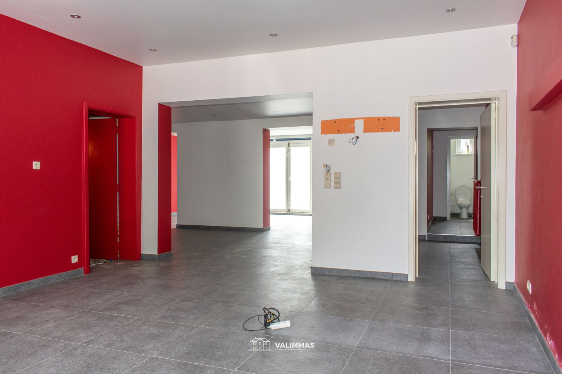 Commercieel gelegen (handels)woning met tuintje... foto 4