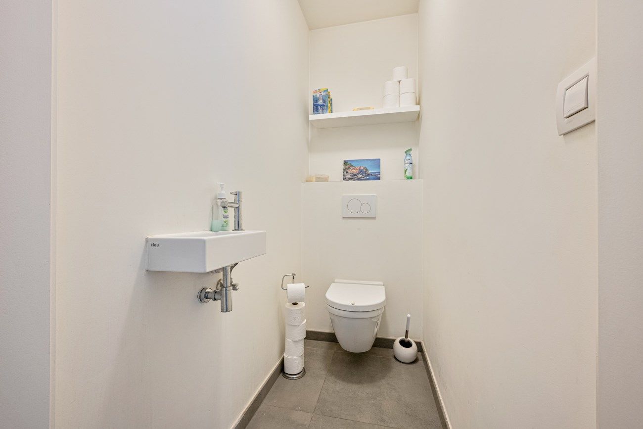 Instapklaar 1-slaapkamer dakappartement foto 11