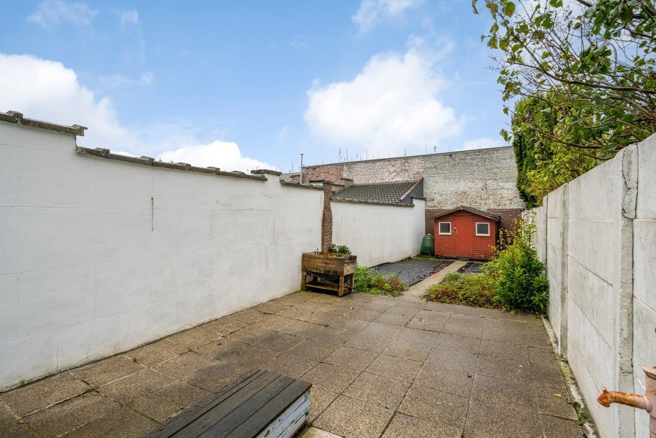 Voor studerende kinderen. Ruime rijwoning met tuin en 3 slaapkamers in Gent vlak bij Gent-Sint- Pieters. foto 6