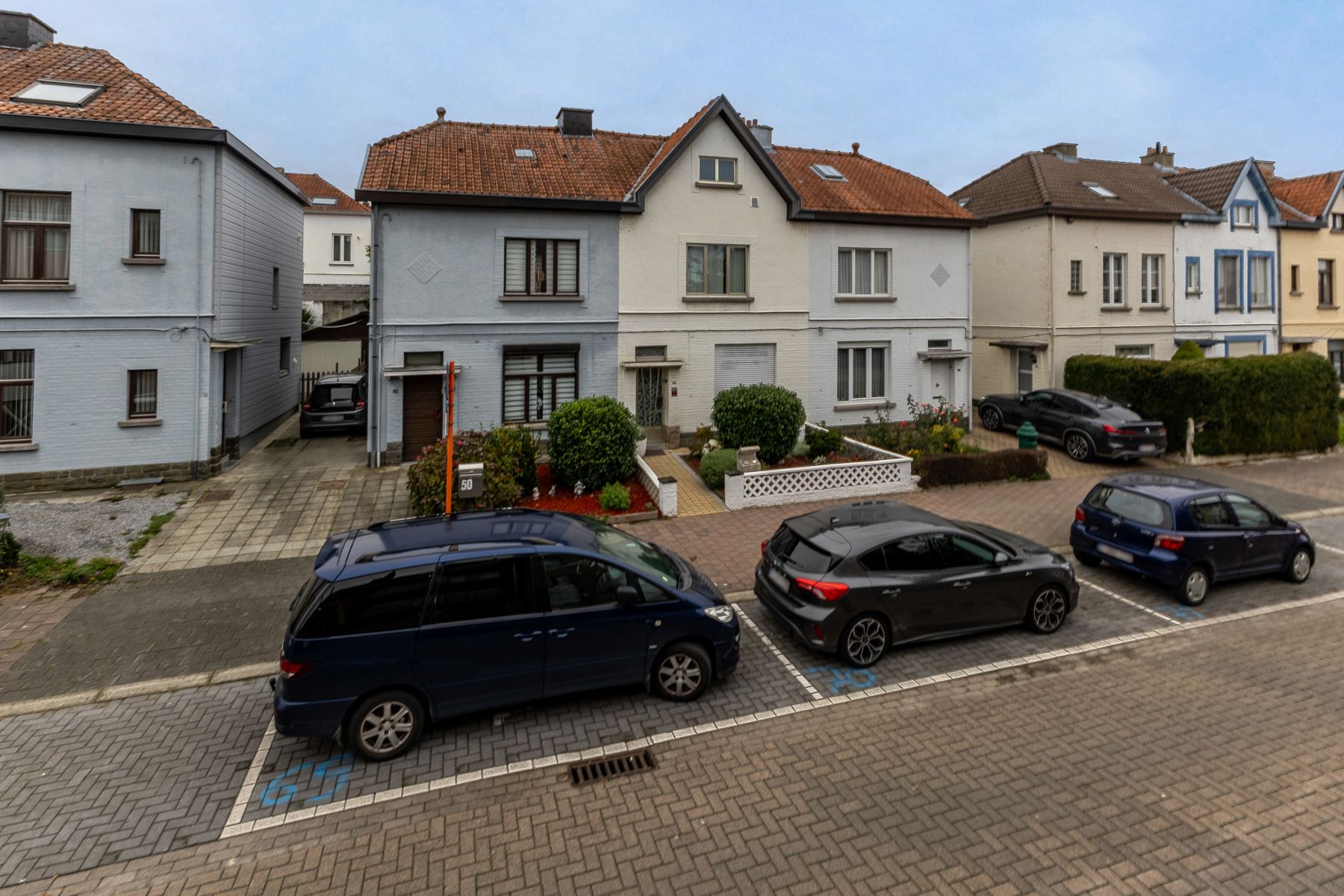 Goed gelegen woning met 3 slaapkamers foto 2