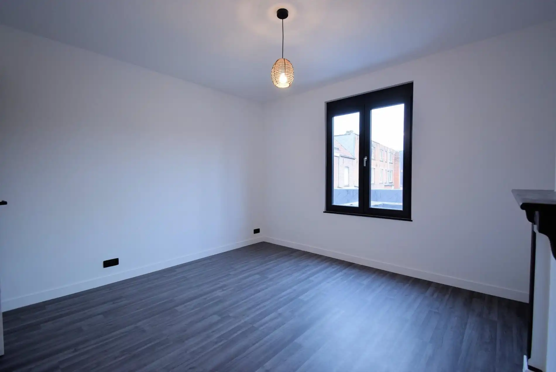 RUIME INSTAPKLARE RIJWONING DICHTBIJ HET CENTRUM  foto 13
