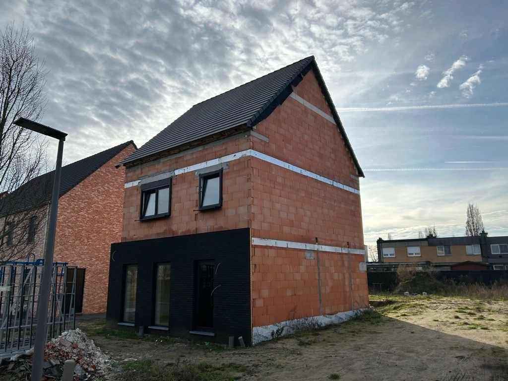 Nieuwbouw in doodlopende straat foto 2