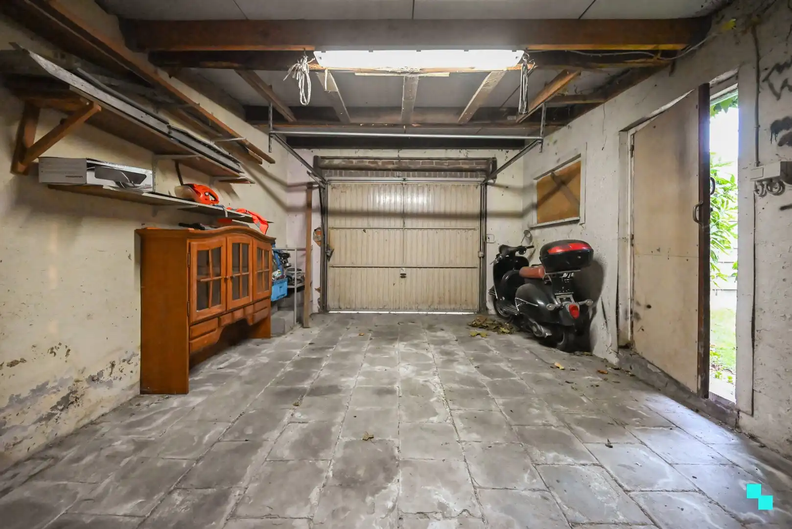 Halfopen bebouwing met garage nabij centrum Izegem foto 31