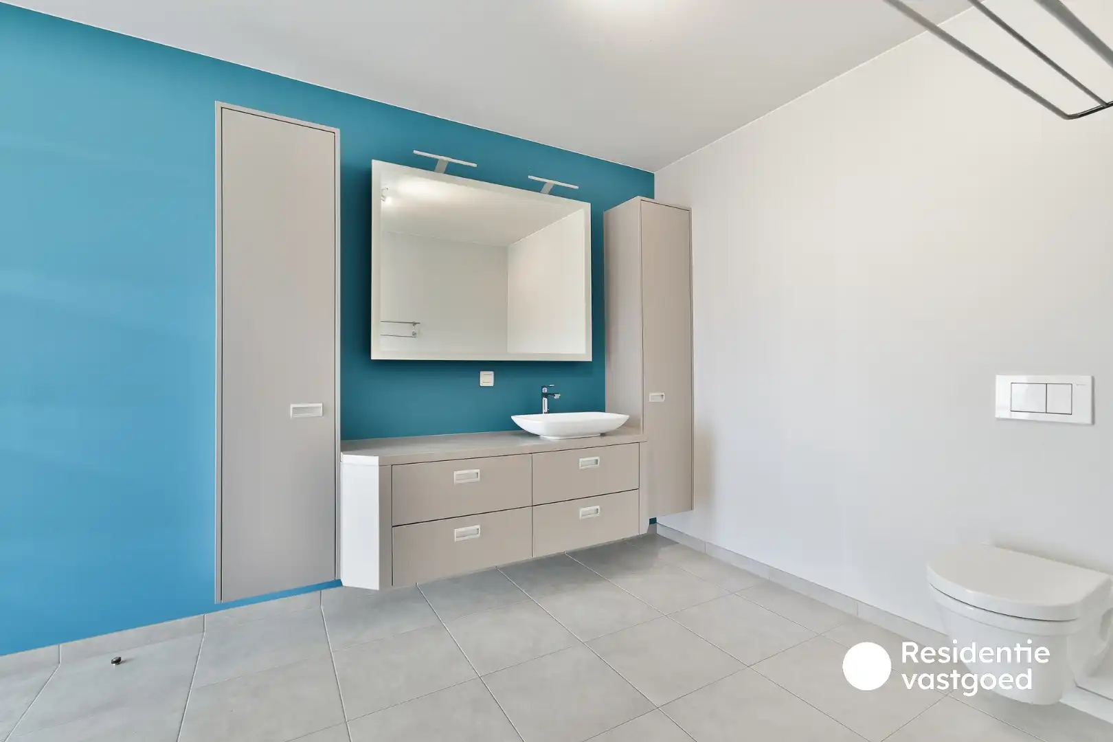 Zeer ruim en modern appartement te huur in Eernegem foto 13