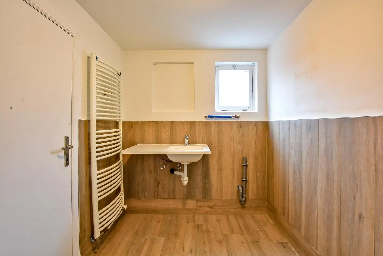 Halfopen bebouwing met mogelijkheid tot 7 slaapkamers, 2 badkamers en grote tuin in Aalter foto 8