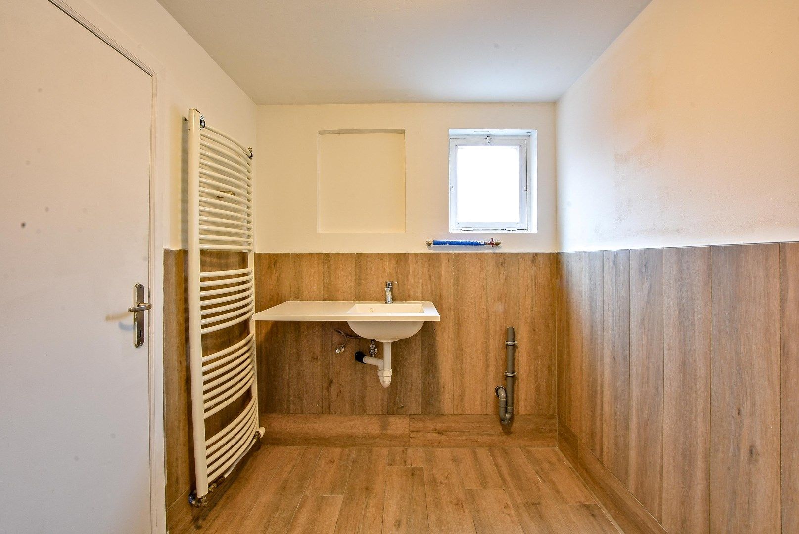 Halfopen bebouwing met mogelijkheid tot 7 slaapkamers, 2 badkamers en grote tuin in Aalter foto 8