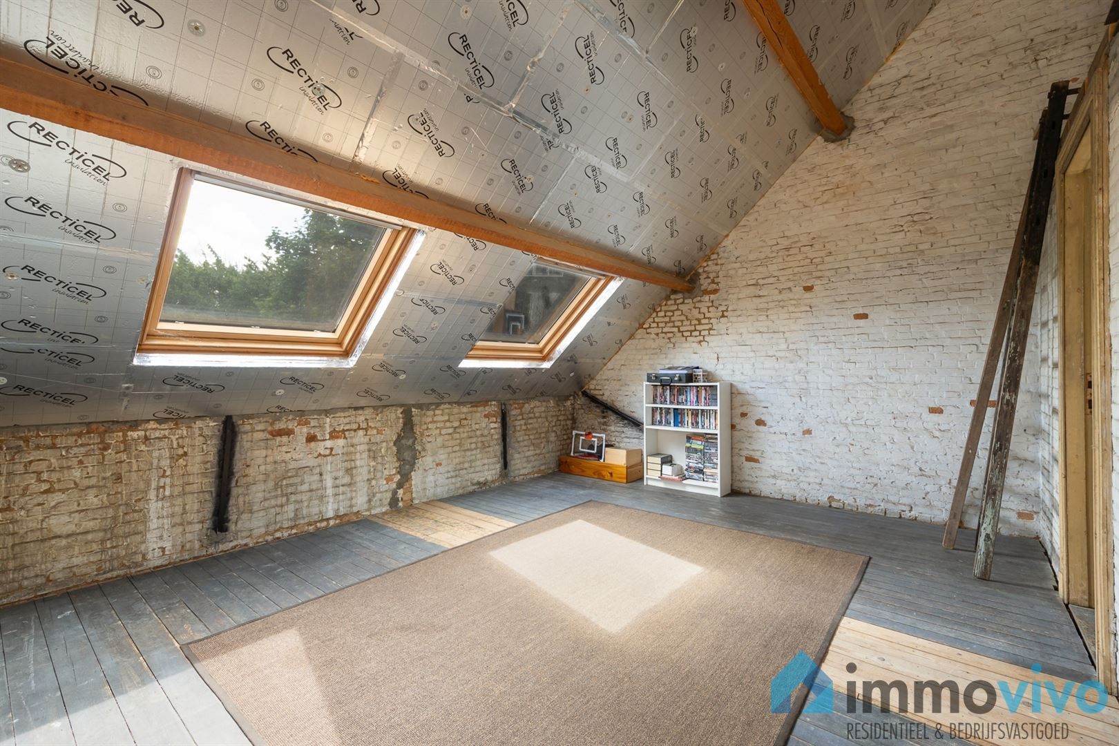 Ruime gerenoveerde woning met 4 slaapkamers op 615 m² foto 25
