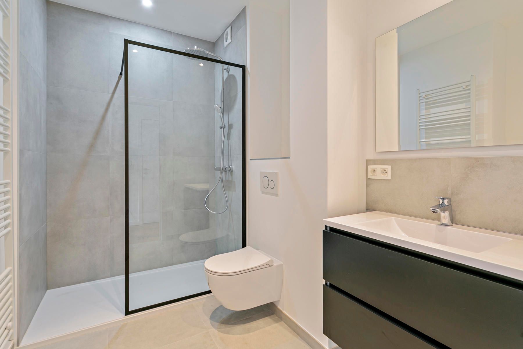 Recent gerenoveerd appartement nabij Zuidpark - Te huur foto 6