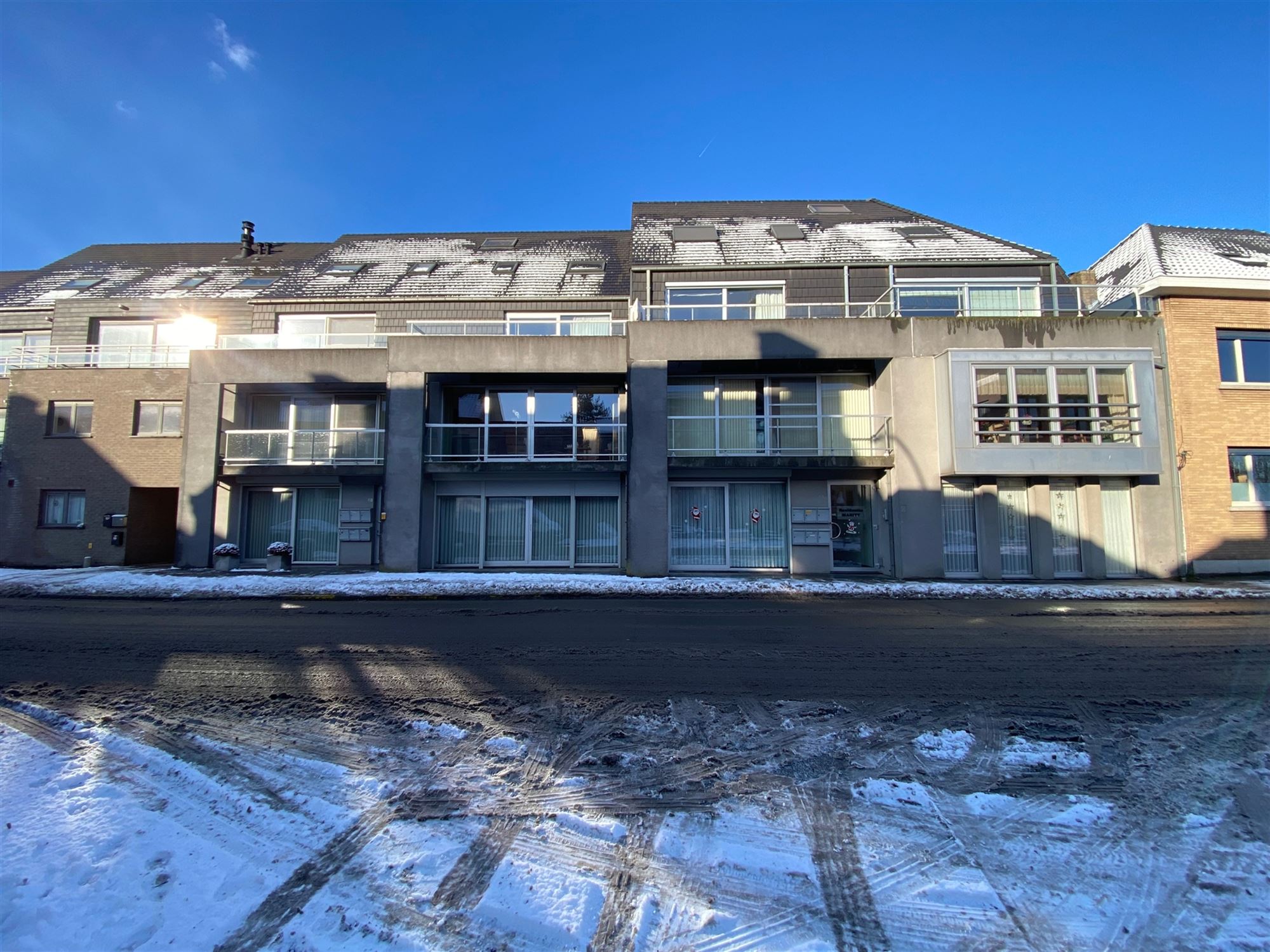 Duplex appartement met twee terrassen en garagebox  foto {{pictureIndex}}