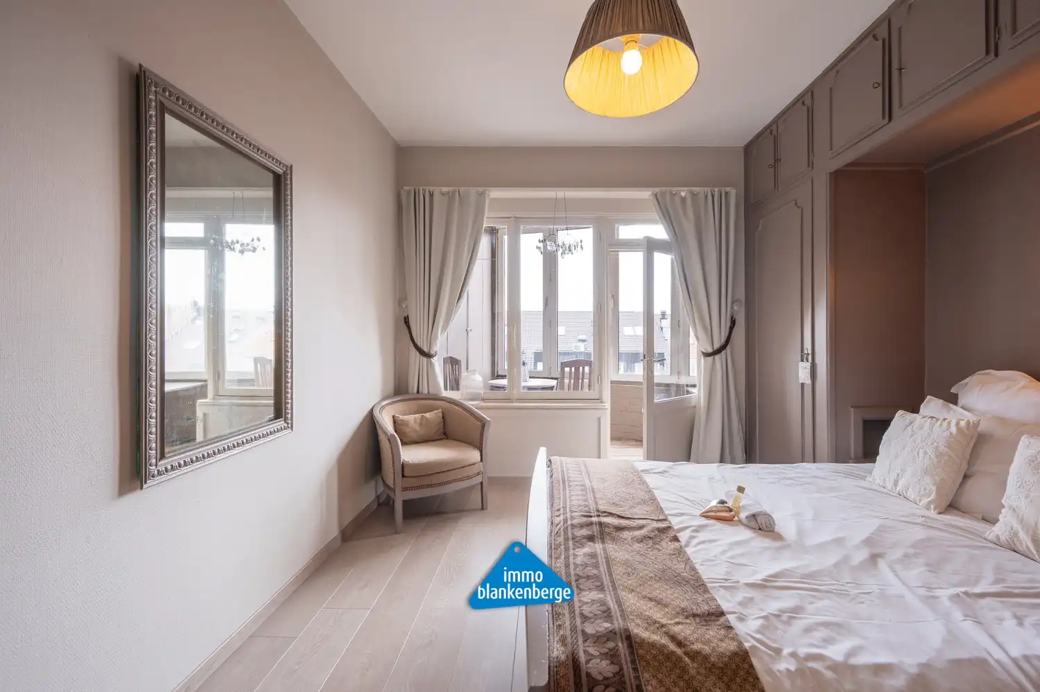 Instapklaar gemeubeld appartement op de Zeedijk van Blankenberge foto 8