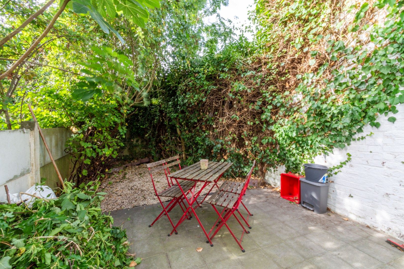 Karaktervolle rijwoning met zicht op kanaal! foto 7