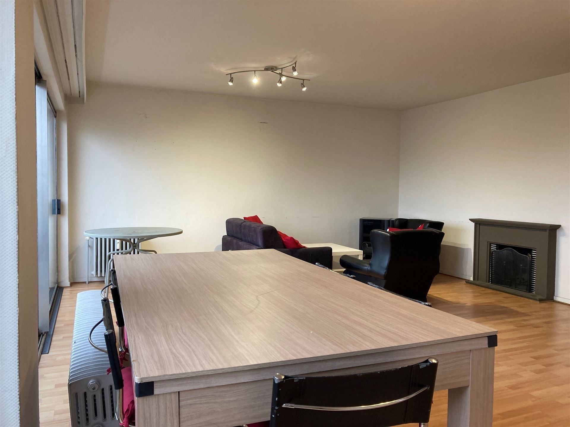 Mooi gemeubeld appartement op de 8de verdieping met een prachtig zicht op de Square foto 8