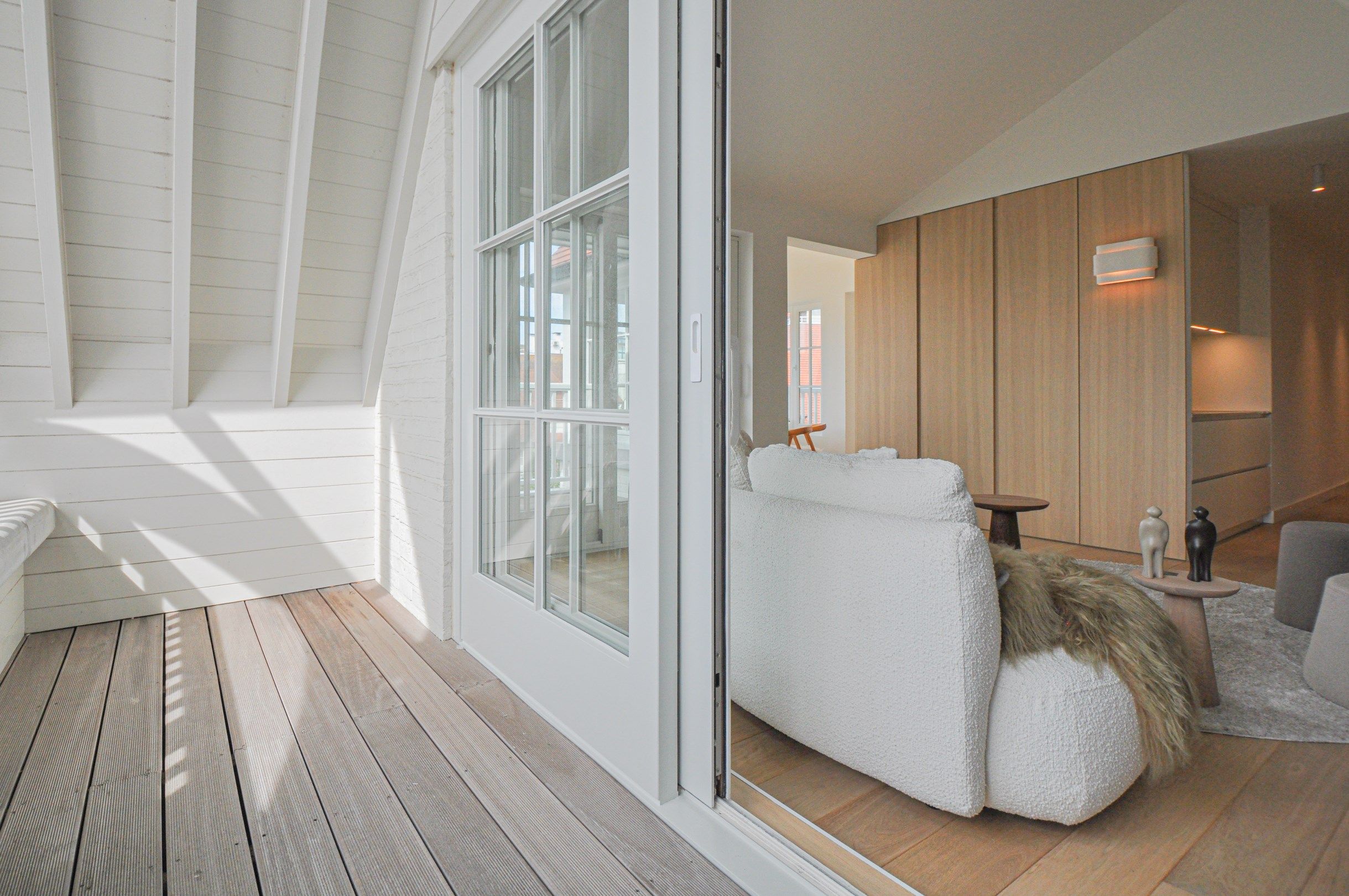 Volledig gerenoveerd appartement met ruime zonneterrassen. foto 3