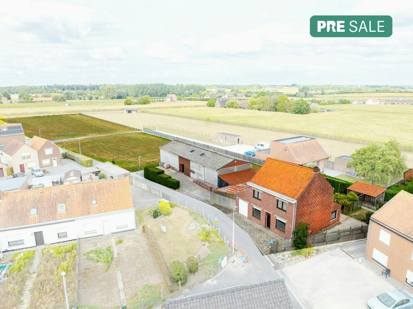 Hoofdfoto van de publicatie: Woning met loods op 9.807m² te Geluveld 