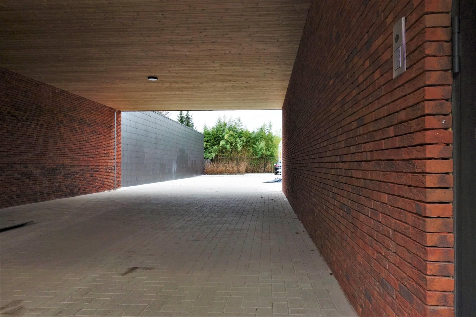 Individuele garagebox te huur in handelscentrum foto 11