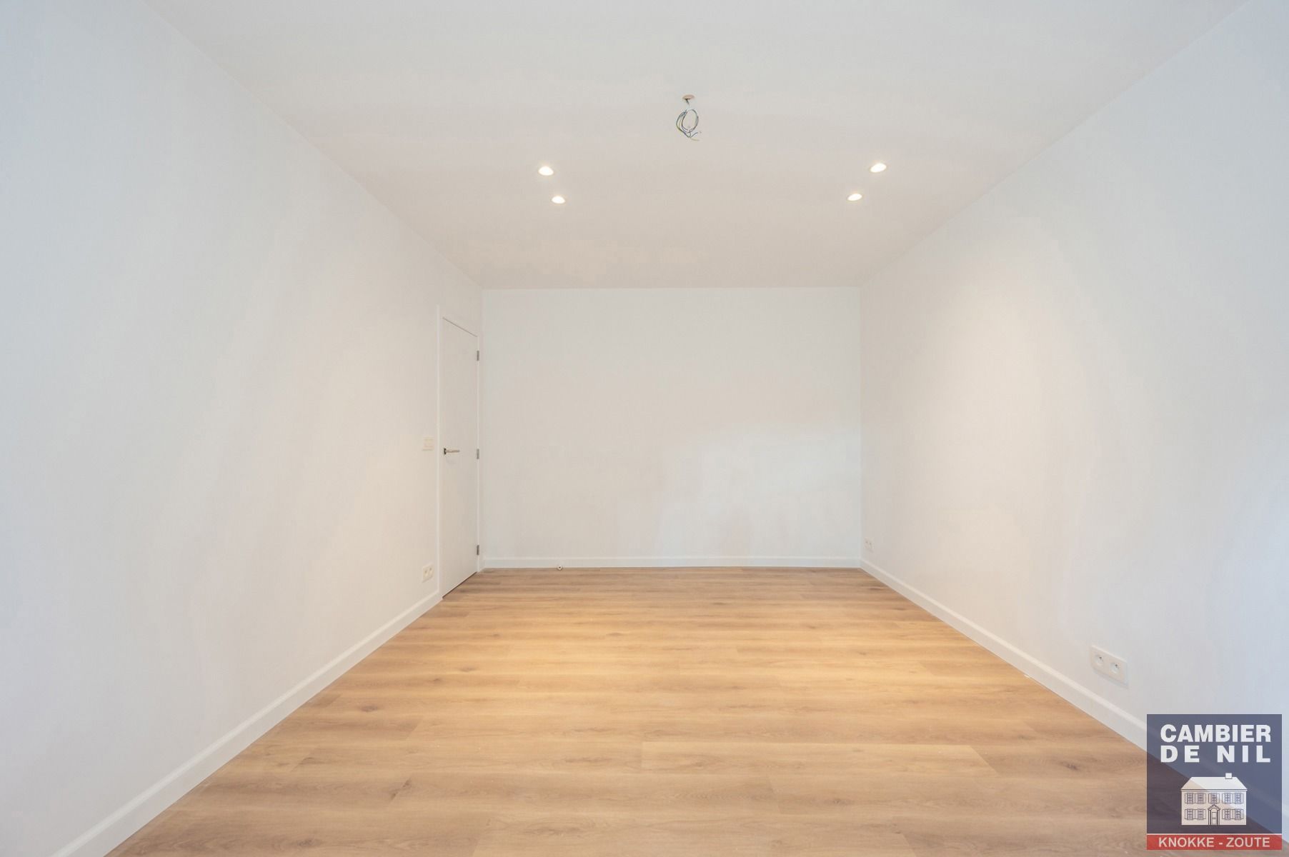 Gerenoveerde, ongemeubelde koppelvilla mmet zuidgerichte tuin - Zoute foto 24