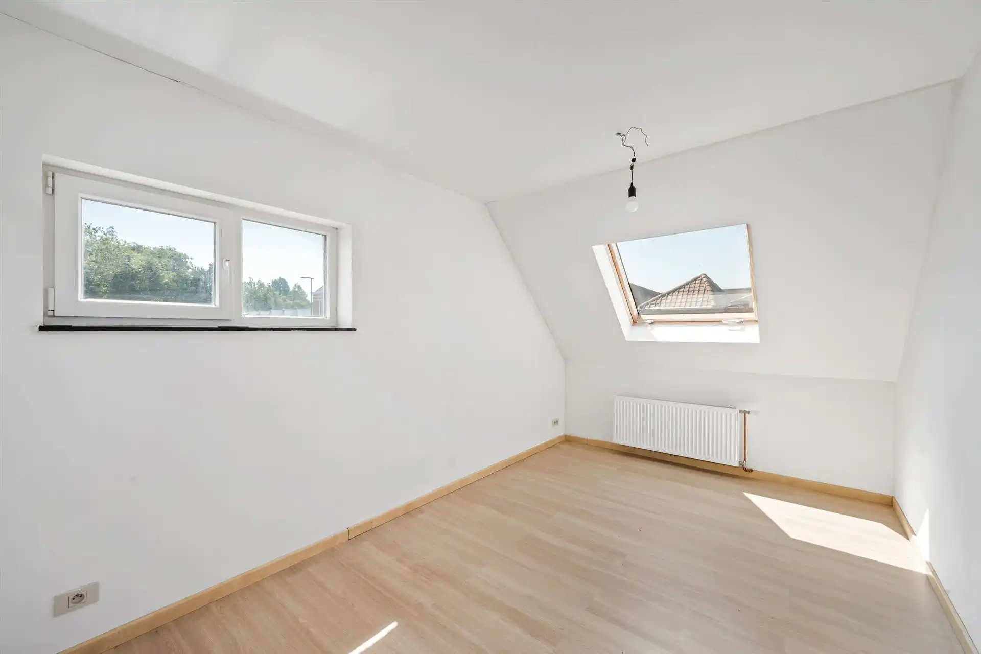 Instapklare HOB met zonnige tuin en 3 SLK! foto 13