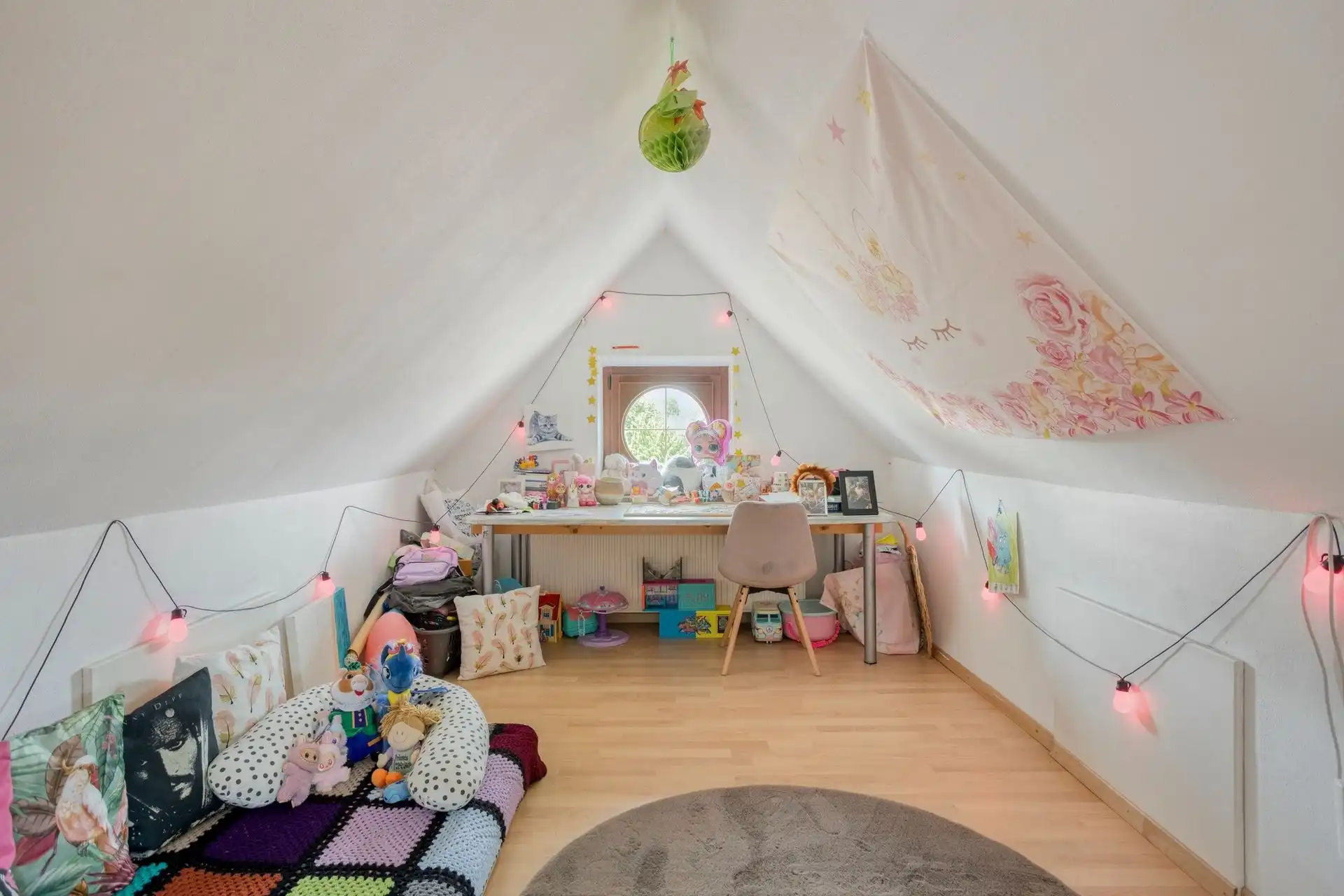 Ruime woning op een perceel van 20a! foto 24