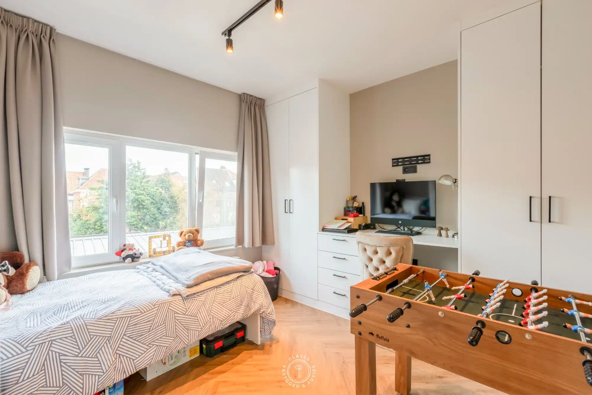 Modern vernieuwd 3-slaapkamerappartement op TOP-locatie met garage foto 9