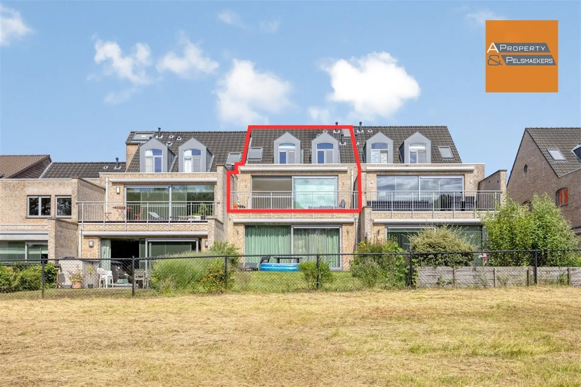 Instapklaar duplex-appartement met groen uitzicht in het centrum van Ottenburg foto 24