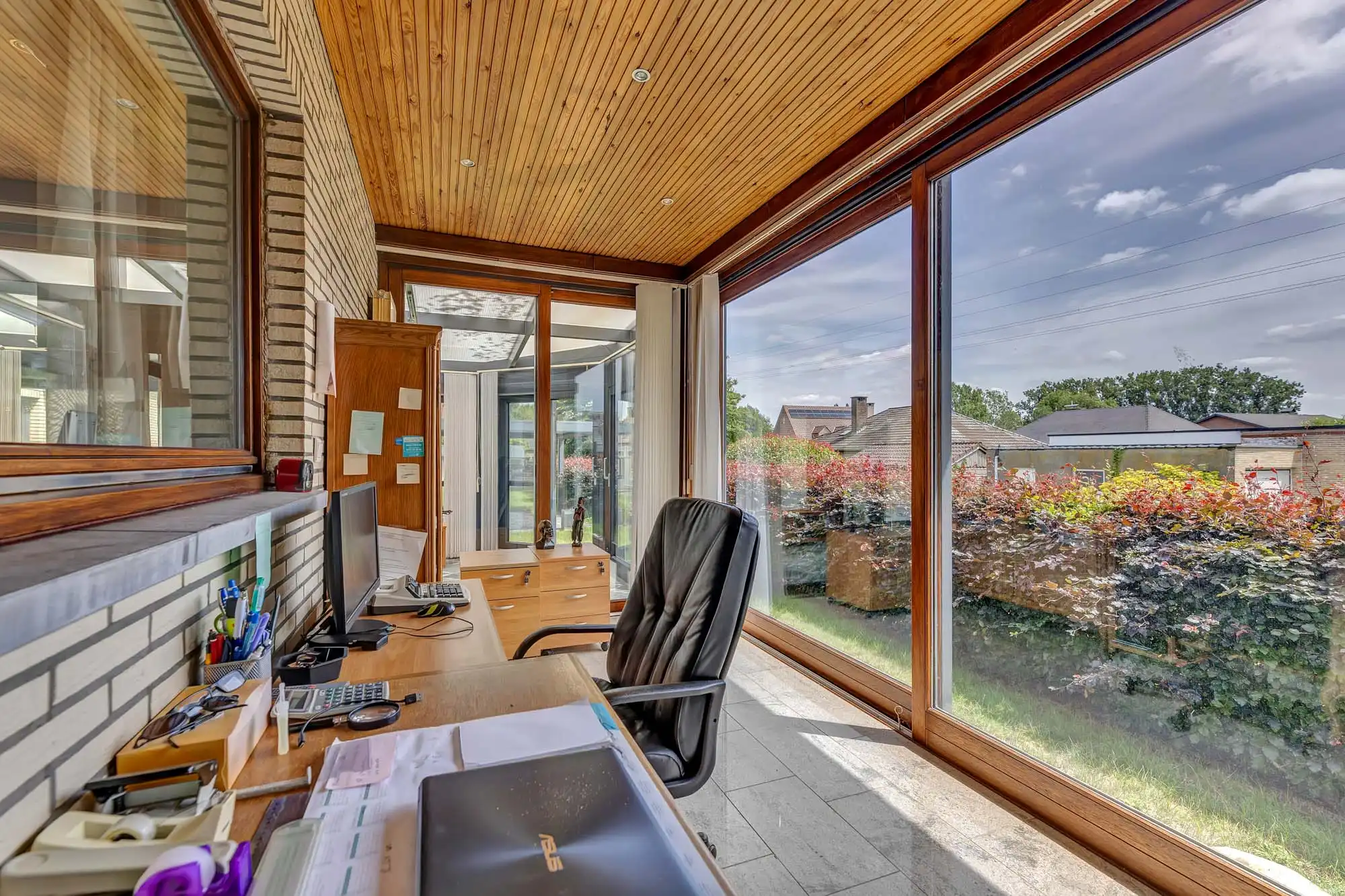 UNIEKE BUITENKANS! Instapklare bungalow met loods/bouwgrond foto 23