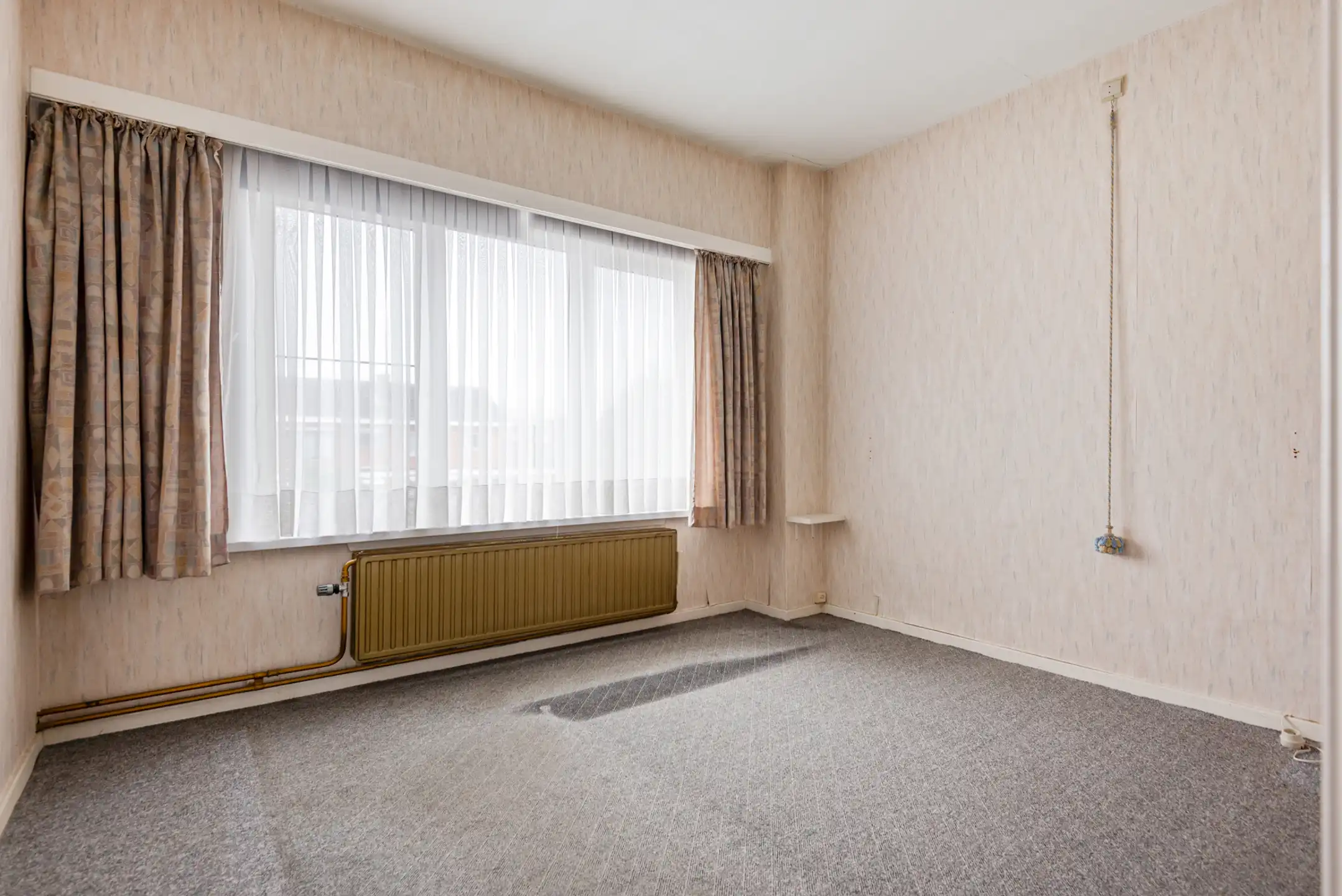 Halfopen woning met dubbele garage op mooie locatie foto 16