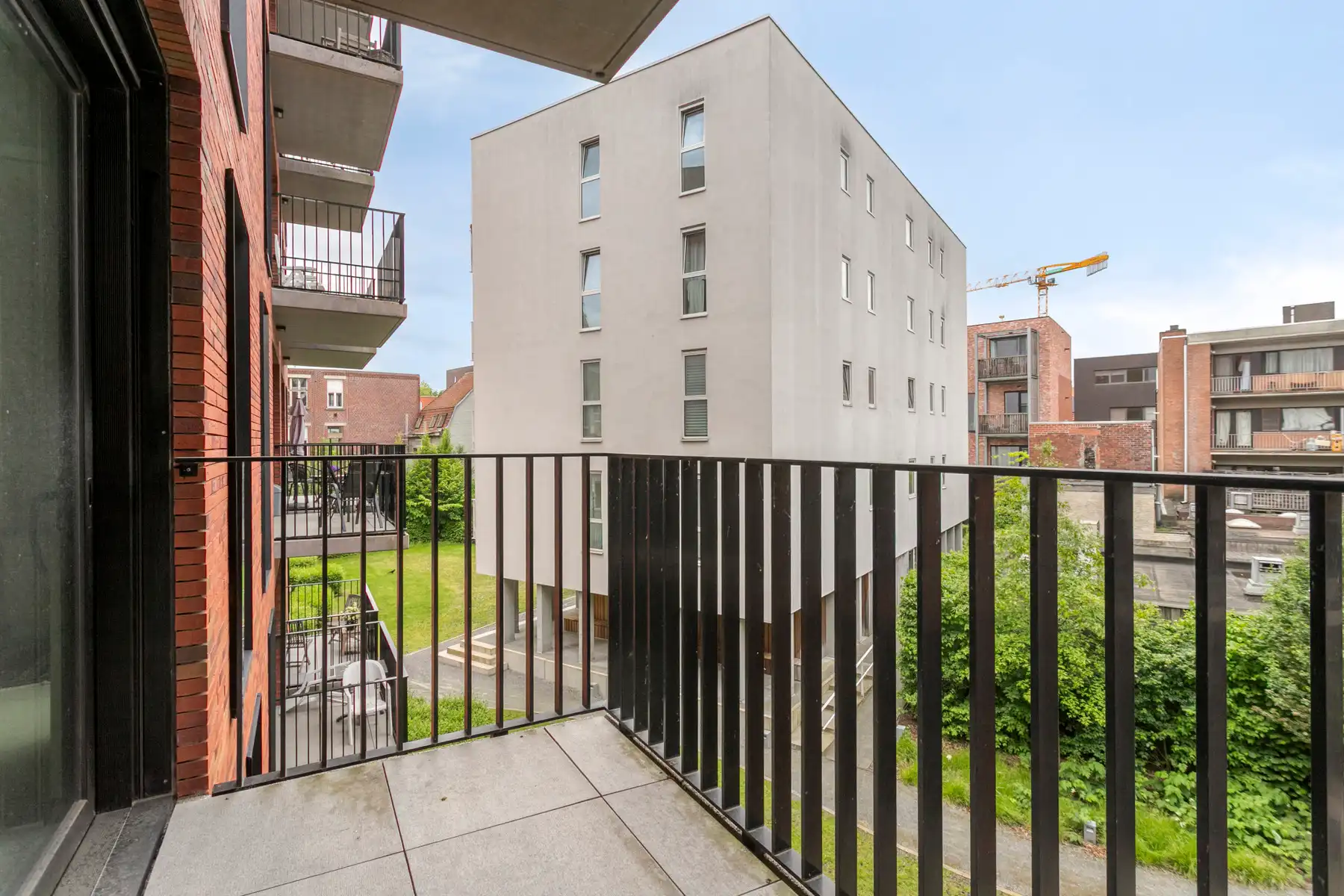 Centraal gelegen assistentieflat met 2 slaapkamers! foto 12