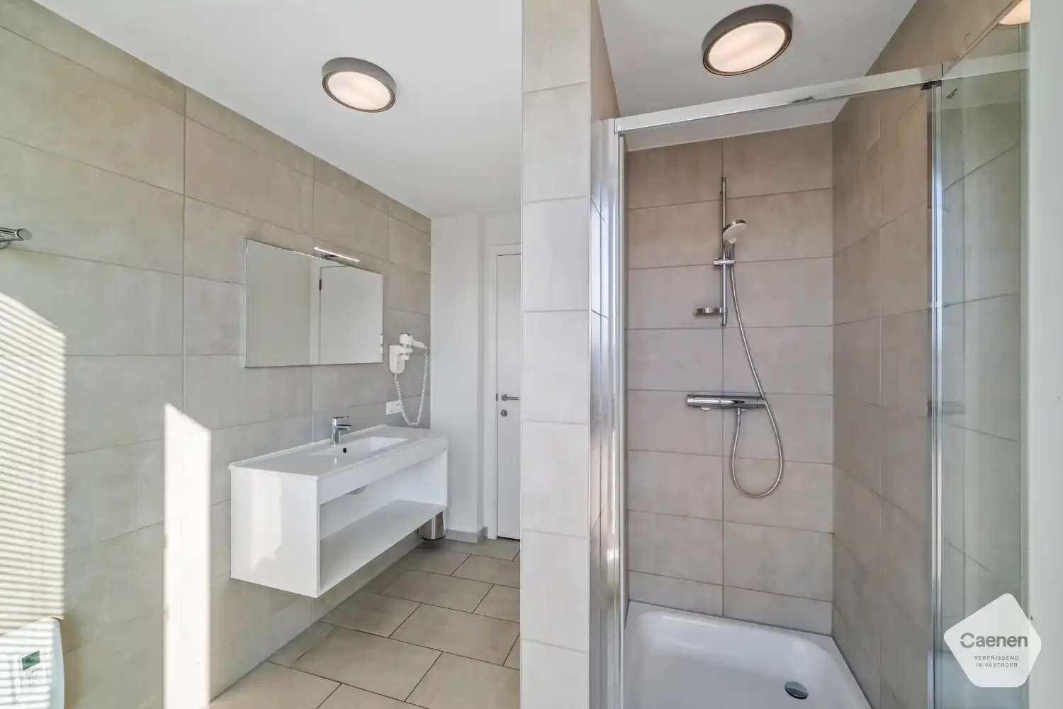 Prachtig instapklaar appartement met 4 slaapkamers en twee grote terrassen foto 15