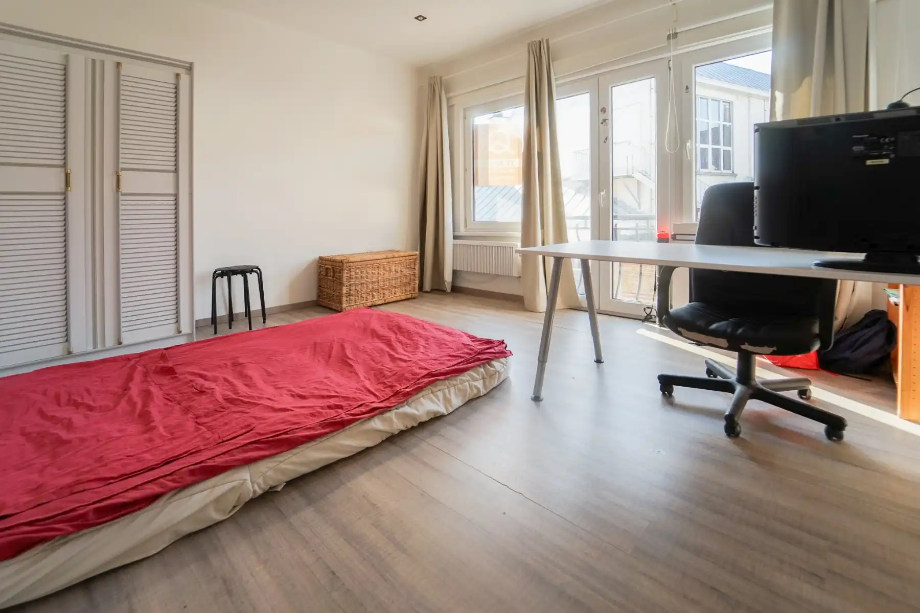 Instapklare rijwoning met 4 slaapkamers! foto 9