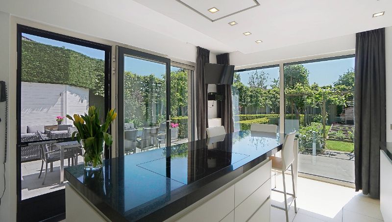 Zeer rustig gelegen villa van 330m² op 8a45ca met prachtige zuidgerichte tuin foto 16