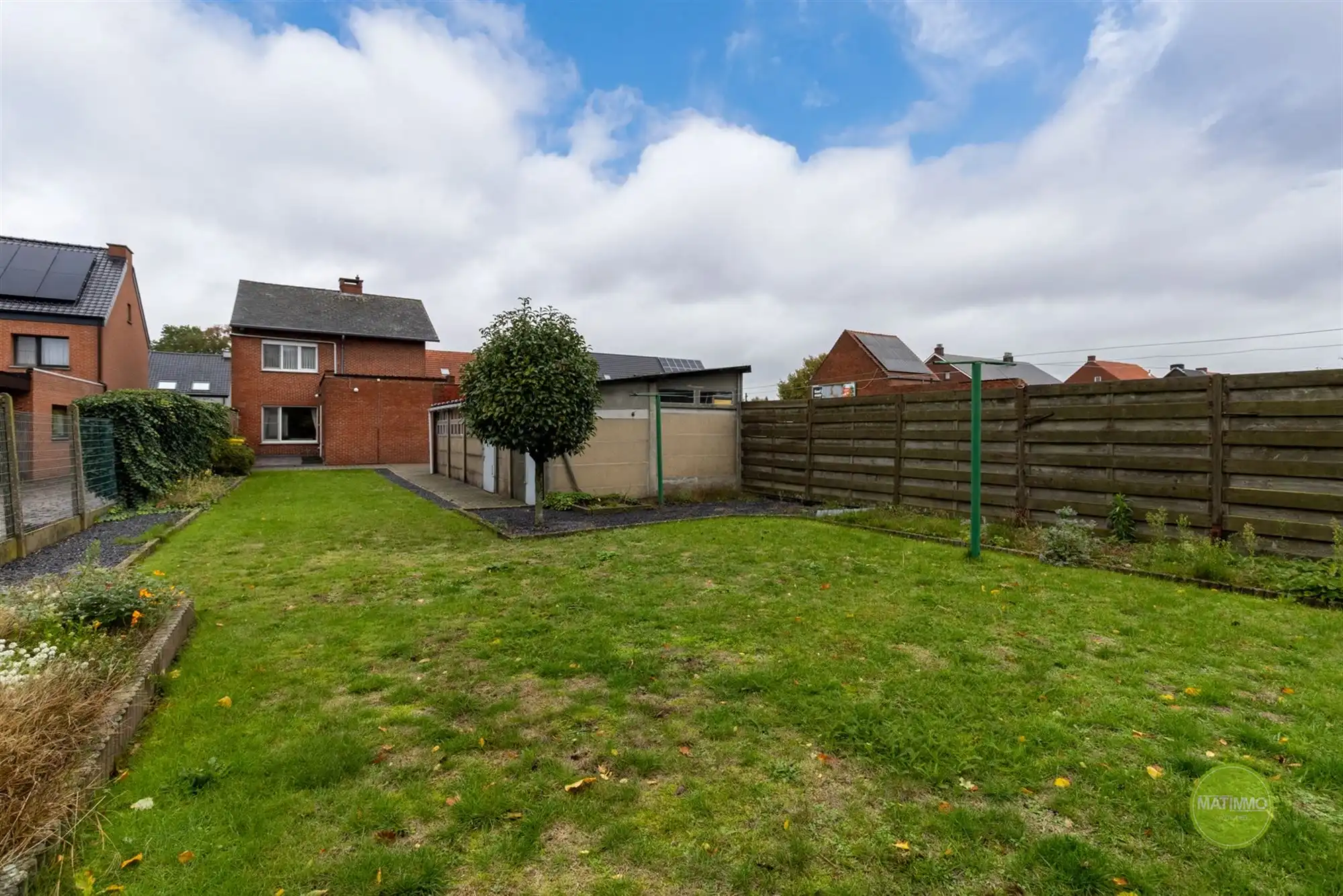 Ruime woning met 3 slaapkamers te Mol-Achterbos.  foto 2