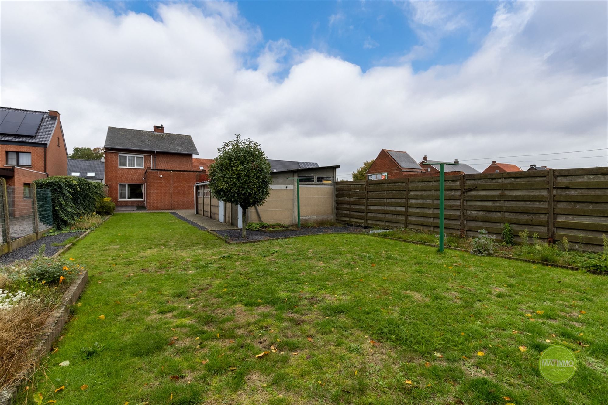 Ruime woning met 3 slaapkamers te Mol-Achterbos.  foto 2