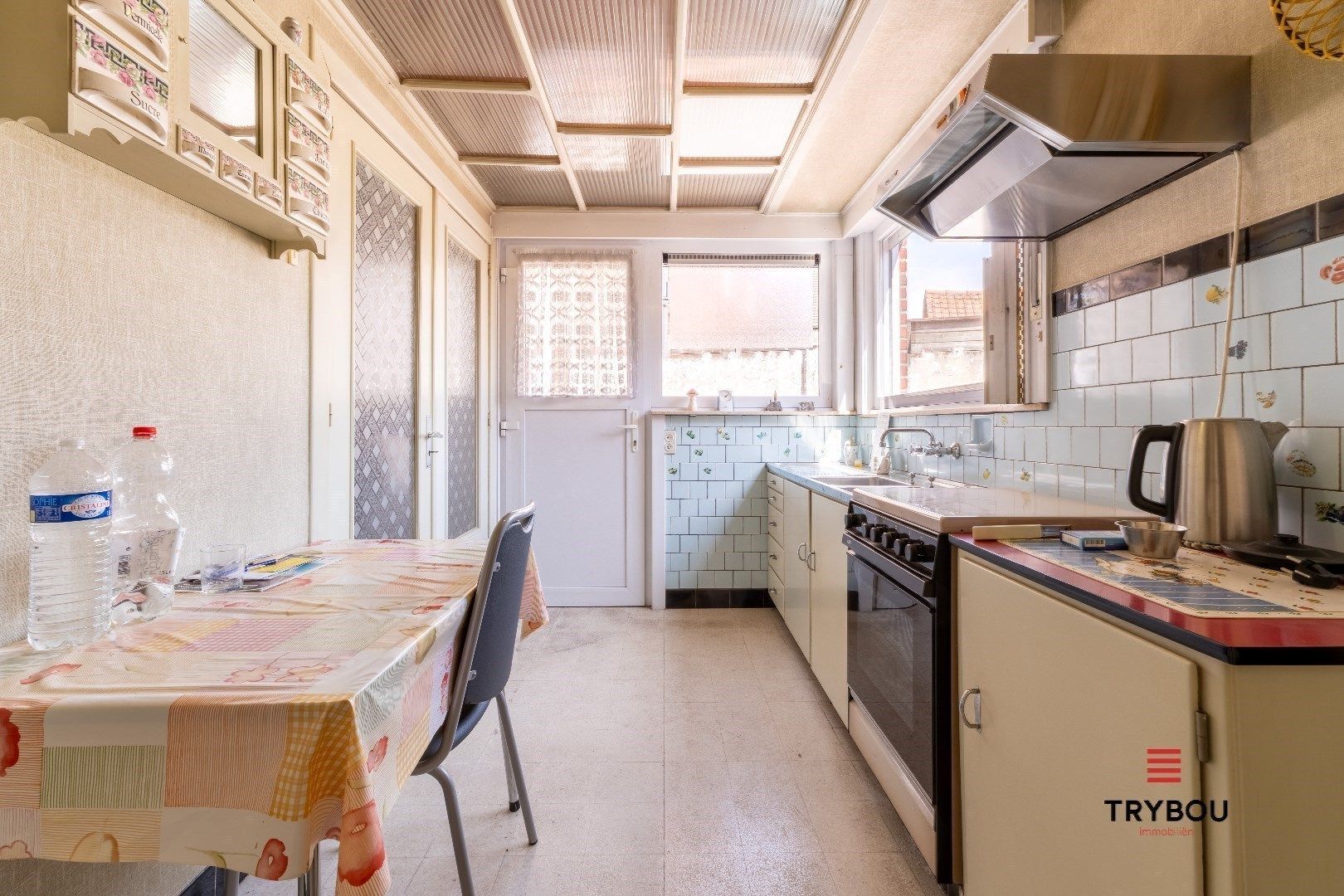 Centraal gelegen, degelijke woning met drie ruime slaapkamers foto 6