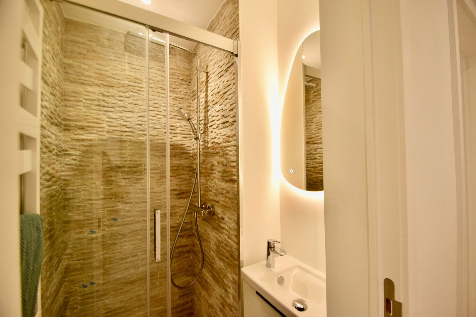 Gerenoveerd appartement met 3 slaapkamers in Duinbergen, vlakbij het strand. foto 15